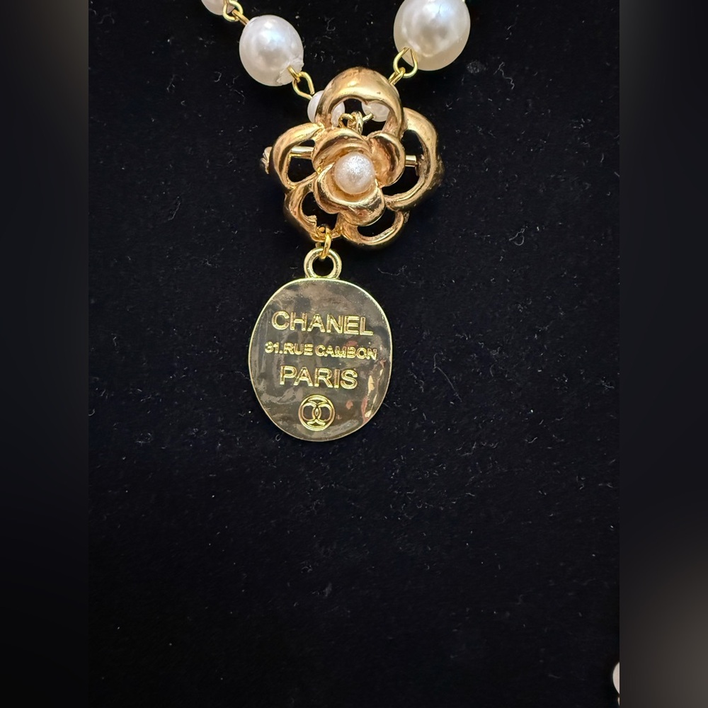 Elegant Gold and Cream Jewelry Set - Picture 4 of 14